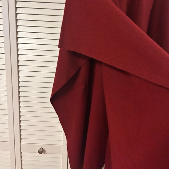 New. 100% Wool Poncho/Cape with Scarf: One Size - Picture 9 of 13